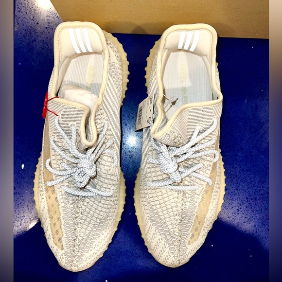 The YEEZY BOOST 350 V2 - NEW - Picture 3 of 7